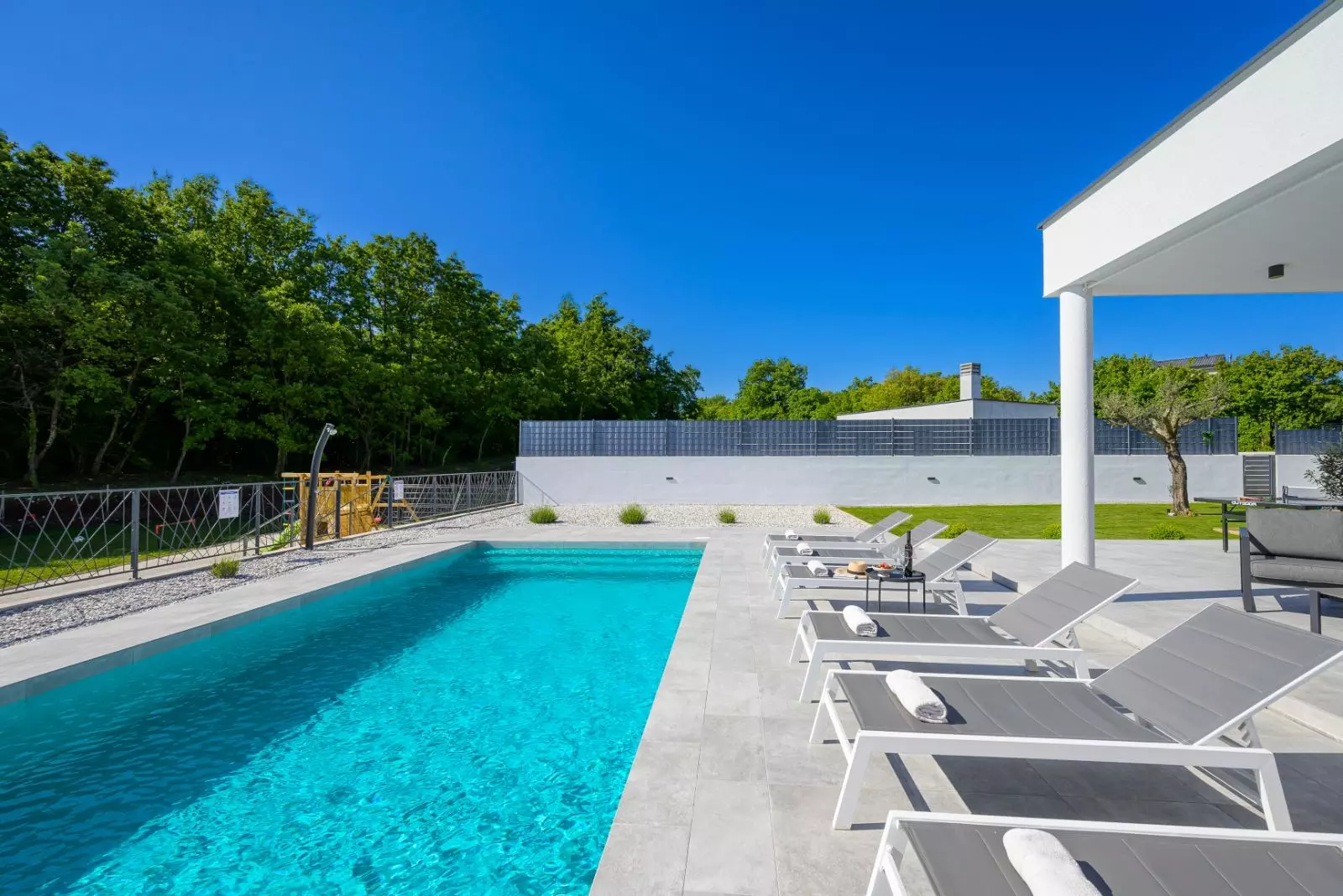 3-bedroom Villa In Režanci, Croatia (186 M²)