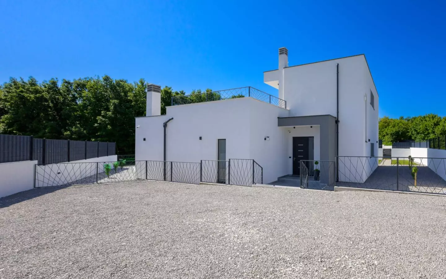 3-bedroom Villa In Režanci, Croatia (186 M²)