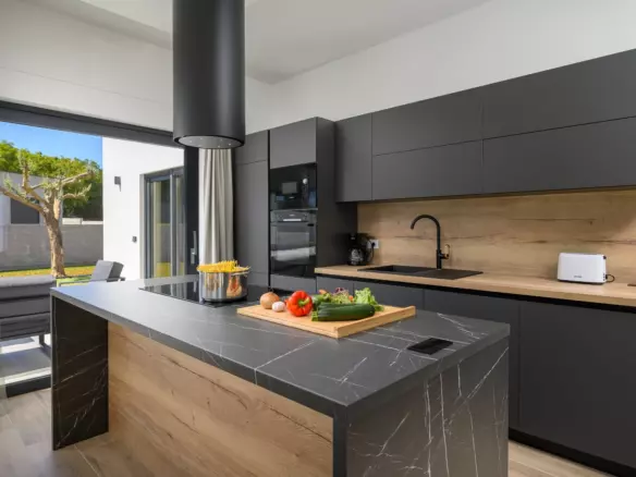 3-bedroom Villa In Režanci, Croatia (186 M²)