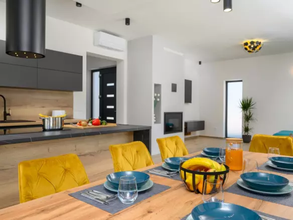 3-bedroom Villa In Režanci, Croatia (186 M²)