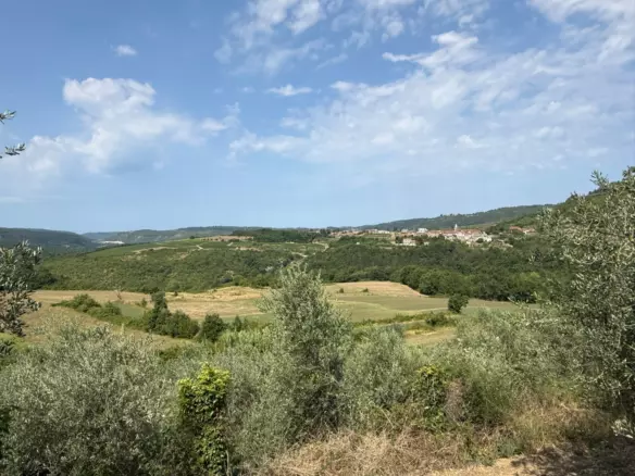 Land In Grožnjan, Croatia (622 M²)