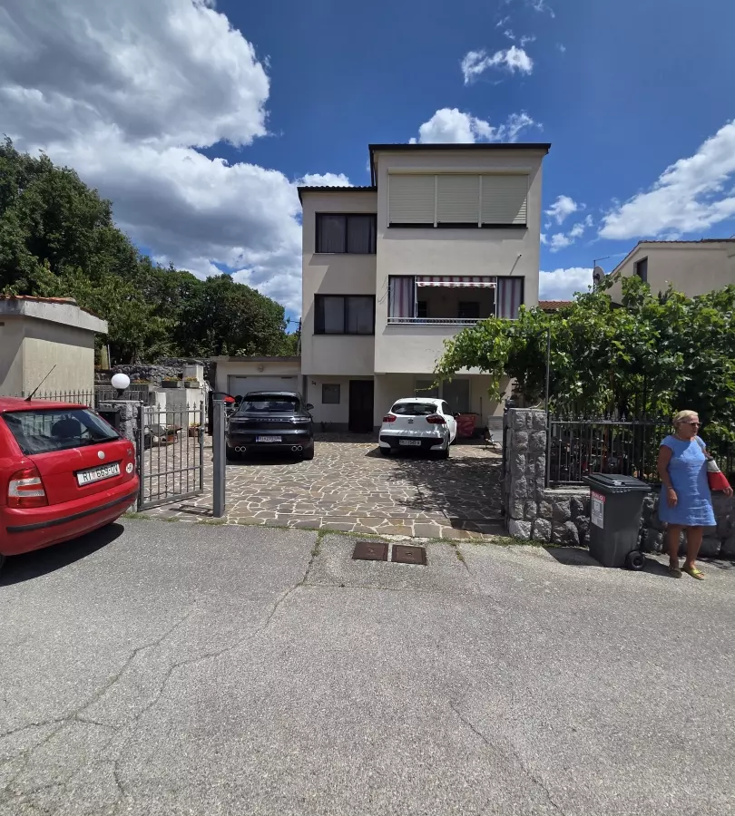 3-bedroom Apartment In Jušići, Croatia (160 M²)