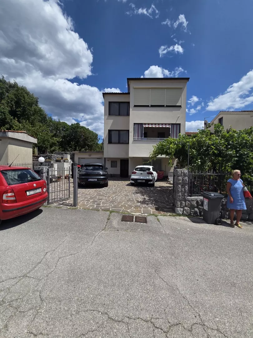 3-bedroom Apartment In Jušići, Croatia (160 M²)