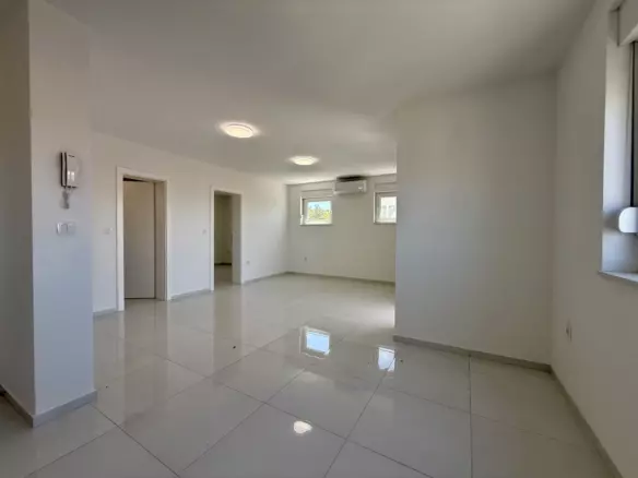 3-bedroom Apartment In Crikvenica, Croatia (123 M²)