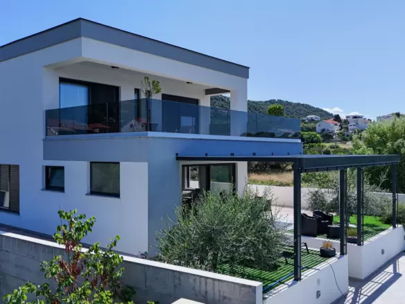 3-bedroom Villa In Banjol, Croatia (270 M²)