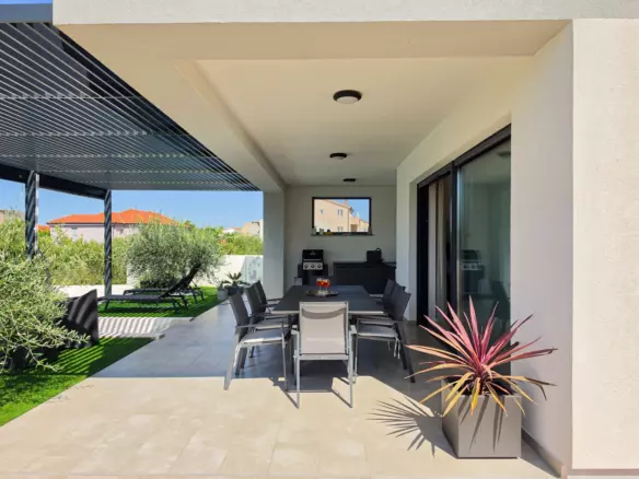 3-bedroom Villa In Banjol, Croatia (270 M²)