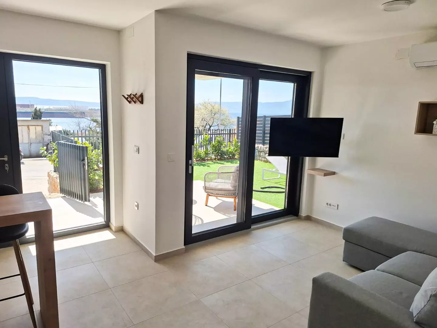 2-bedroom Apartment In Omišalj, Croatia (67 M²)