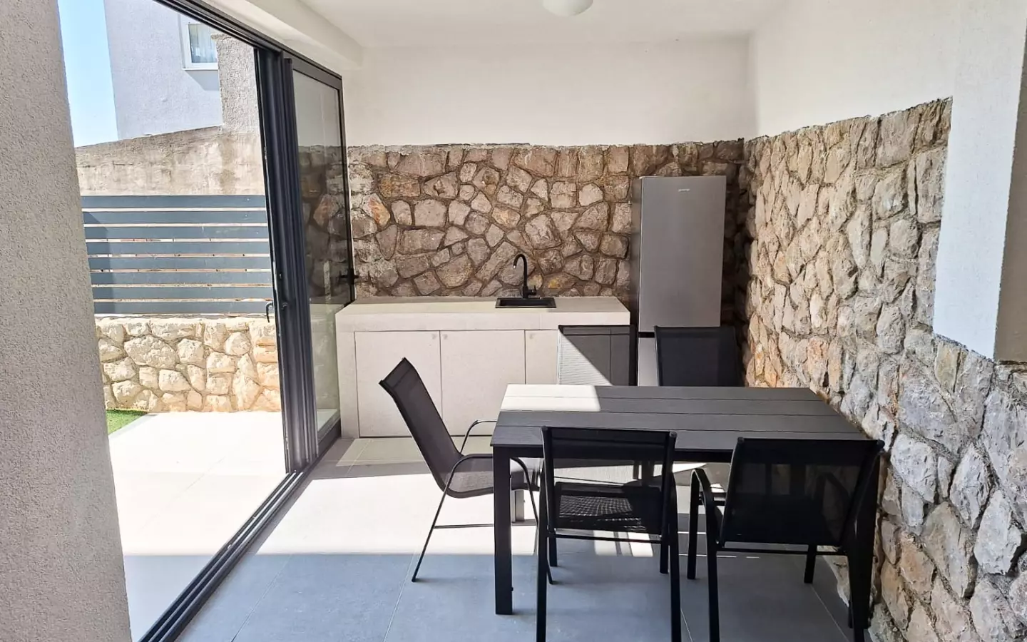 2-bedroom Apartment In Omišalj, Croatia (67 M²)