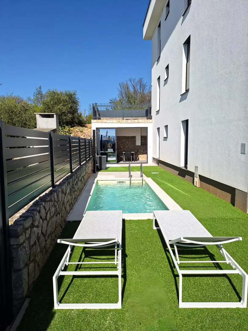 2-bedroom Apartment In Omišalj, Croatia (67 M²)
