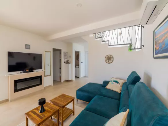 3-bedroom Villa In Vrsi, Croatia (141 M²)