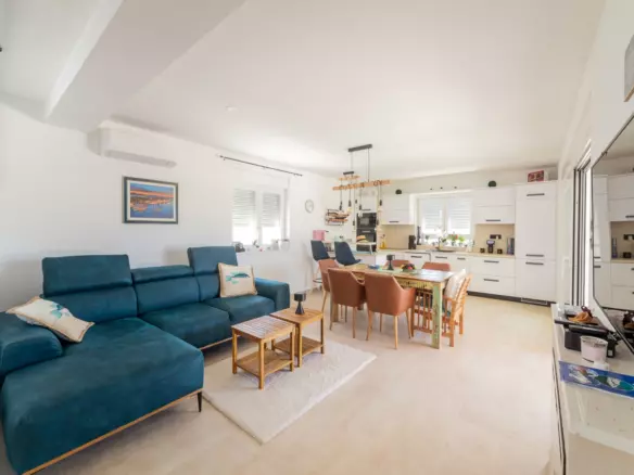 3-bedroom Villa In Vrsi, Croatia (141 M²)