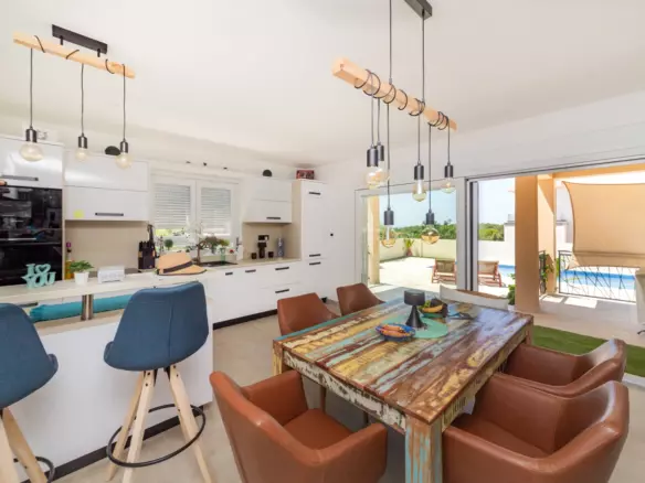 3-bedroom Villa In Vrsi, Croatia (141 M²)