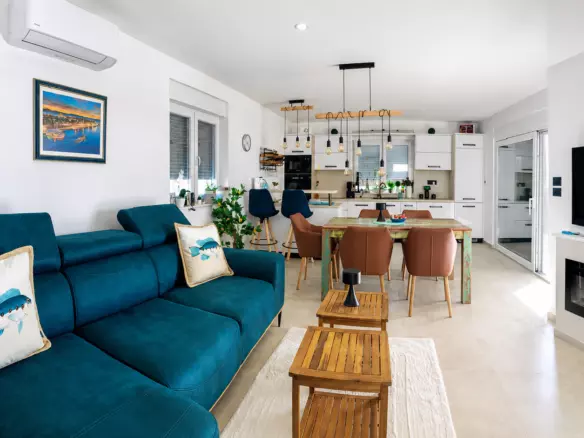3-bedroom Villa In Vrsi, Croatia (141 M²)