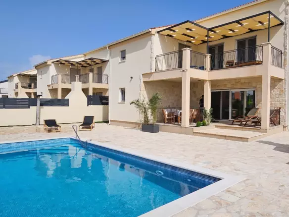 3-bedroom Villa In Vrsi, Croatia (141 M²)