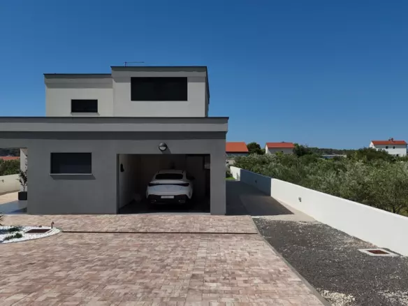 3-bedroom Villa In Banjol, Croatia (270 M²)