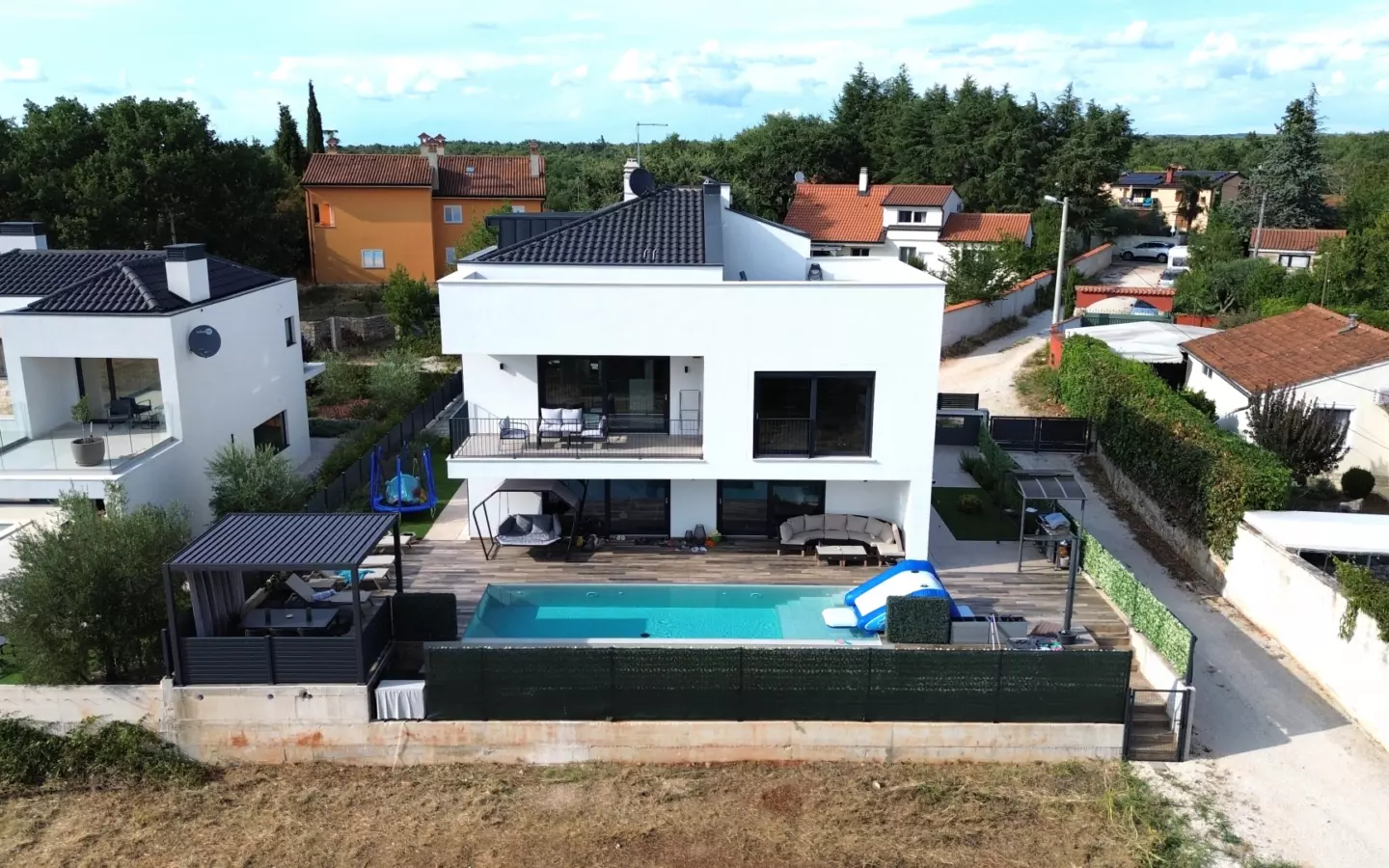 4-bedroom Villa In Kosinožići, Croatia (245 M²)