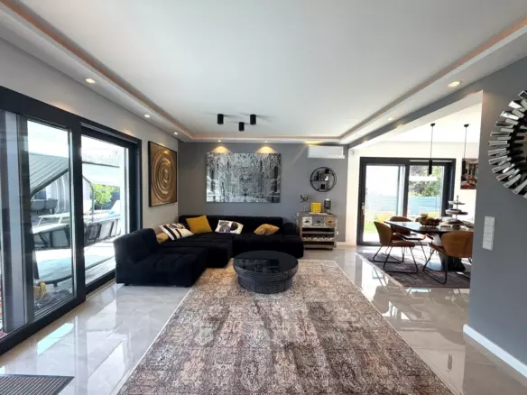 4-bedroom Villa In Kosinožići, Croatia (245 M²)