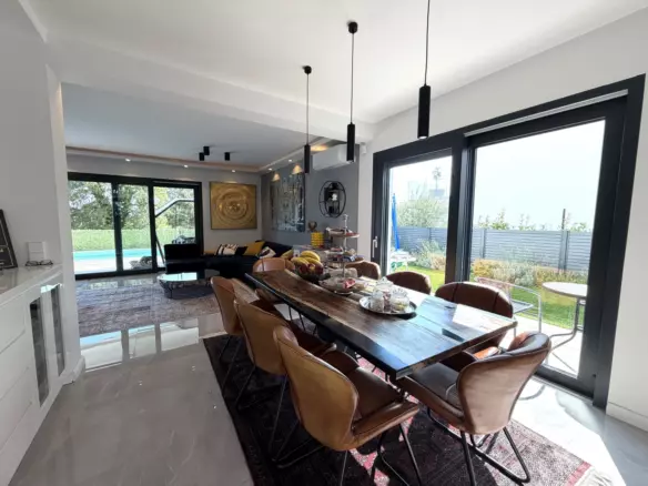 4-bedroom Villa In Kosinožići, Croatia (245 M²)