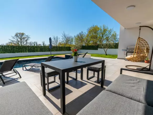 4-bedroom Villa In Poreč, Croatia (204 M²)