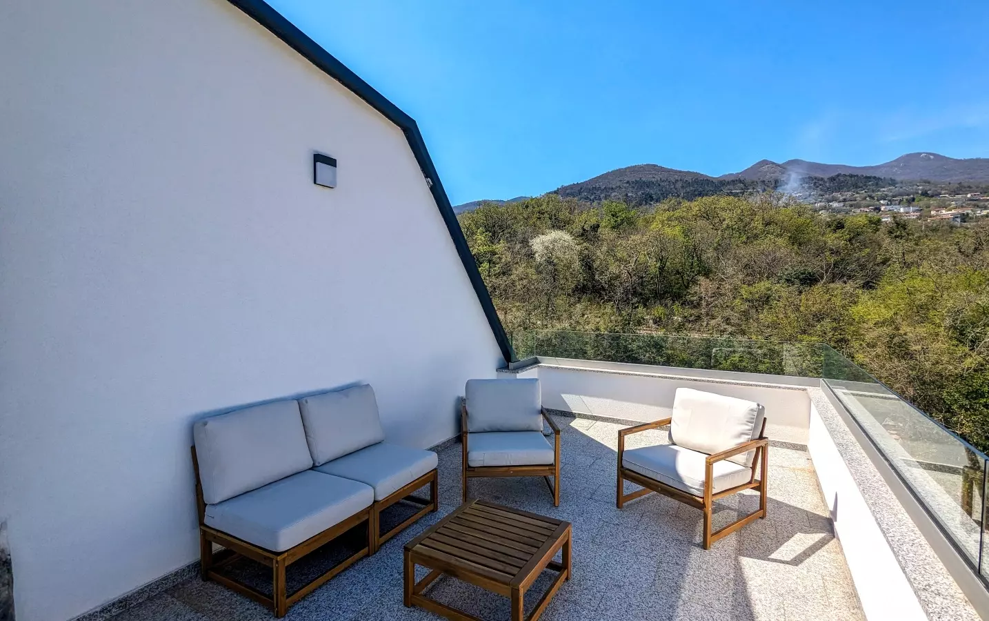 1-bedroom Apartment In Ičići, Croatia (92 M²)