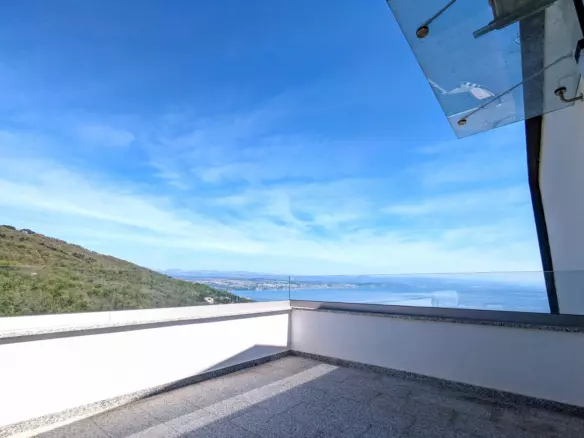 1-bedroom Apartment In Ičići, Croatia (92 M²)