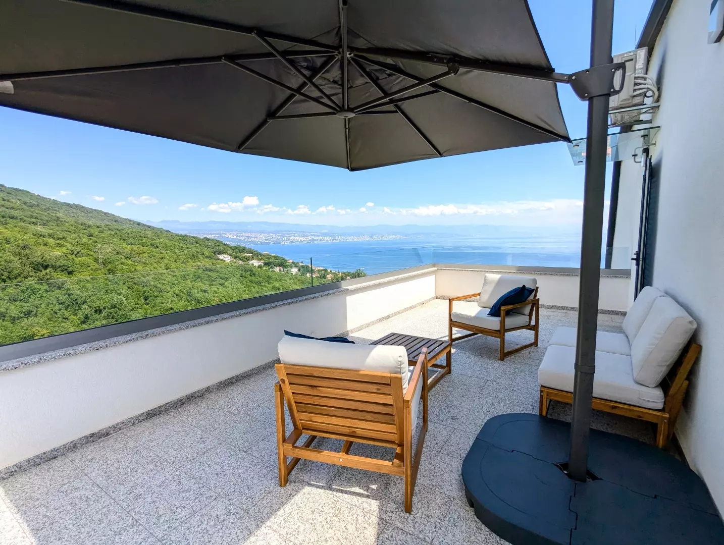 1-bedroom Apartment In Ičići, Croatia (92 M²)