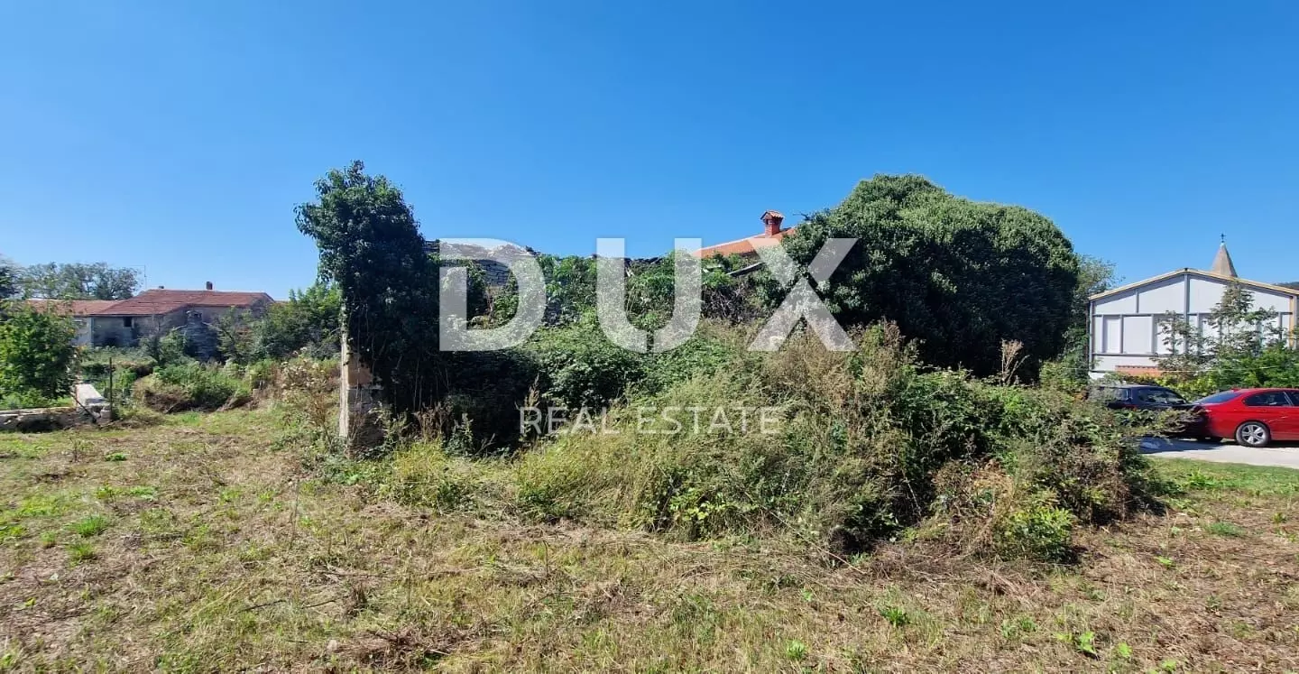 Land In Oprtalj, Croatia (1.042 M²)