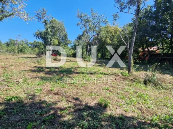 Land In Oprtalj, Croatia (1.662 M²)
