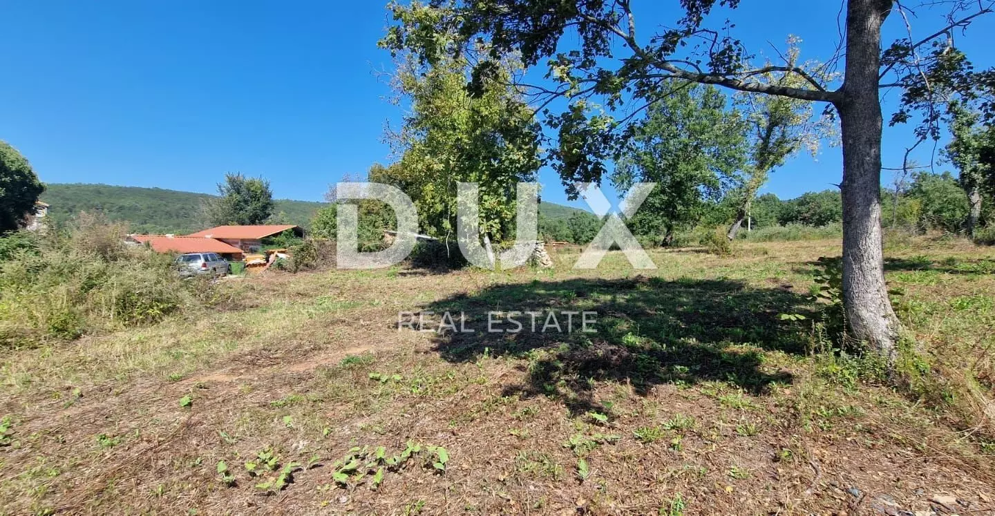 Land In Oprtalj, Croatia (1.662 M²)