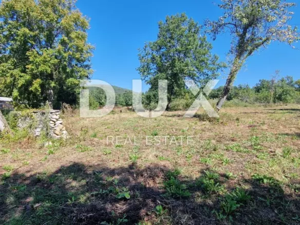 Land In Oprtalj, Croatia (3.471 M²)