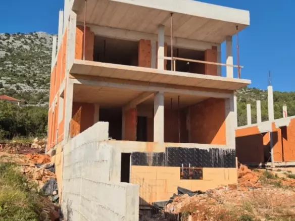 4-bedroom Detached House In Starigrad, Croatia (280 M²)