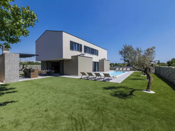 4-bedroom Detached House In Loborika, Croatia (242 M²)