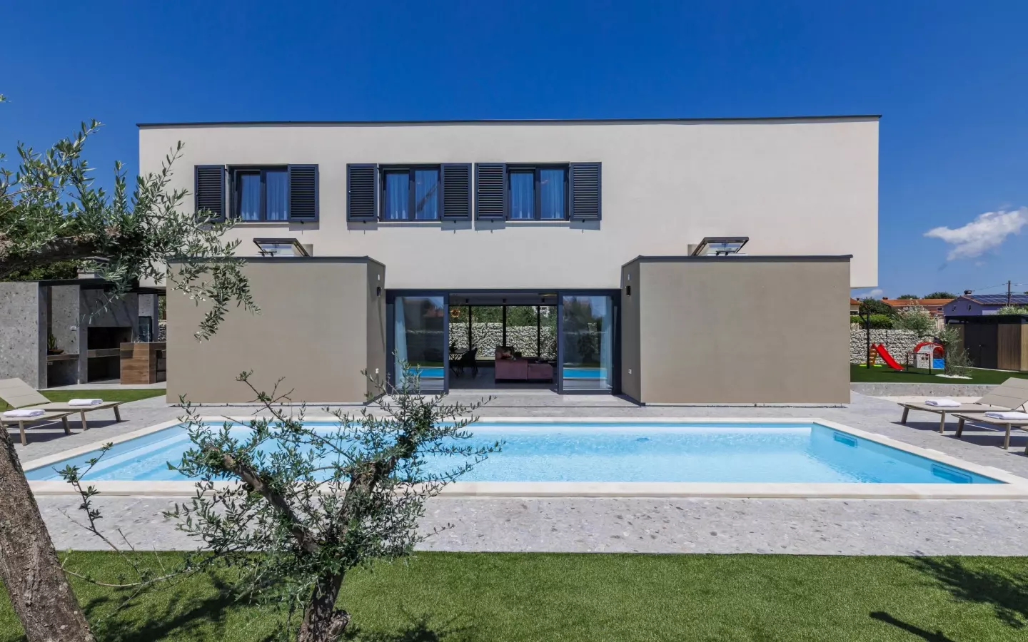 4-bedroom Detached House In Loborika, Croatia (242 M²)