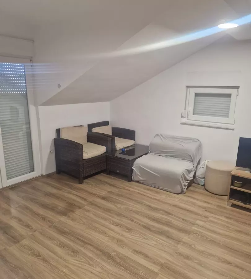2-bedroom Apartment In Rovanjska, Croatia (7.085 M²)
