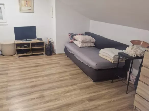 2-bedroom Apartment In Rovanjska, Croatia (7.085 M²)