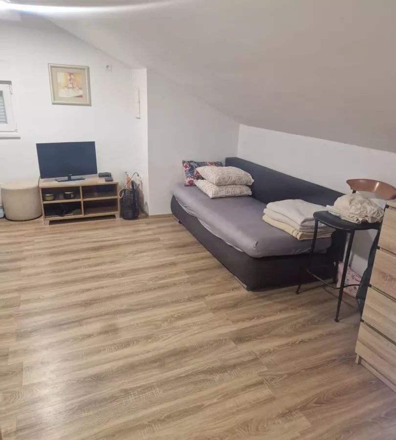 2-bedroom Apartment In Rovanjska, Croatia (7.085 M²)