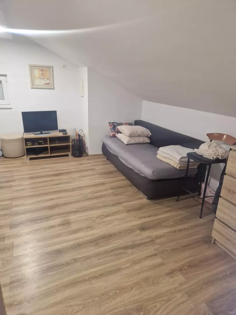 2-bedroom Apartment In Rovanjska, Croatia (7.085 M²)