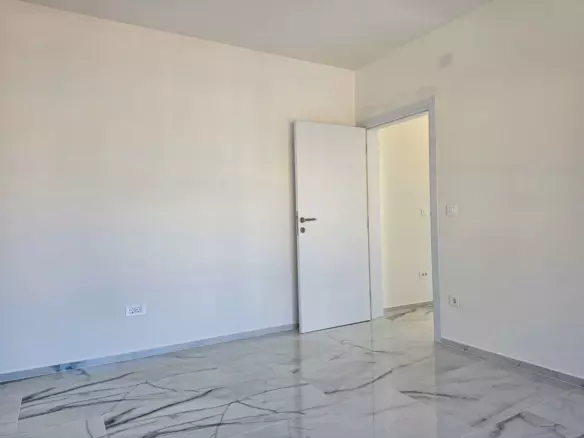 3-bedroom Apartment In Banjol, Croatia (123 M²)