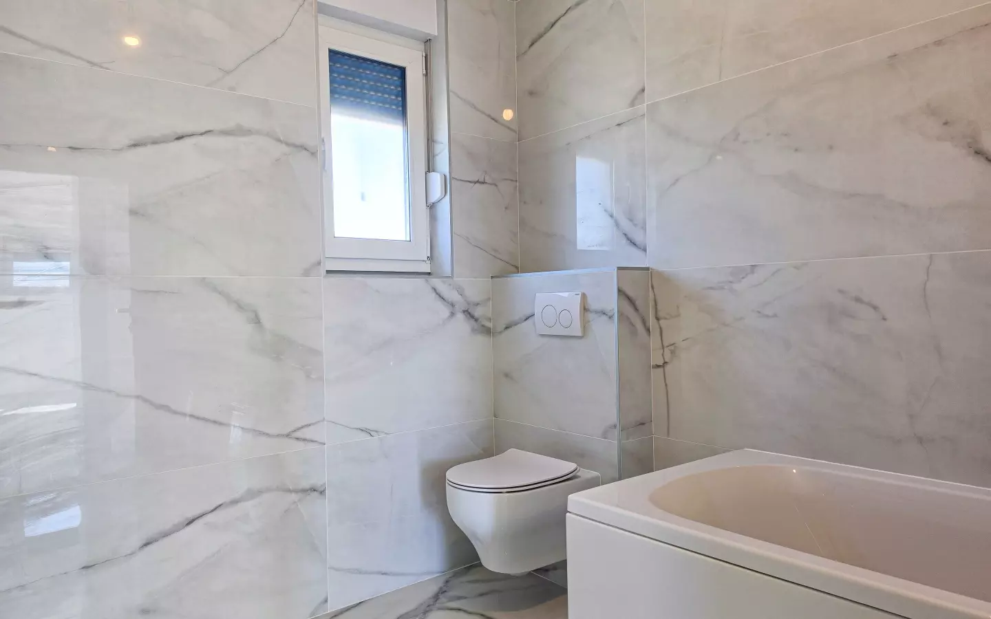 3-bedroom Apartment In Banjol, Croatia (123 M²)