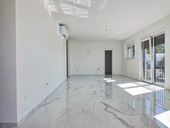 3-bedroom Apartment In Banjol, Croatia (123 M²)