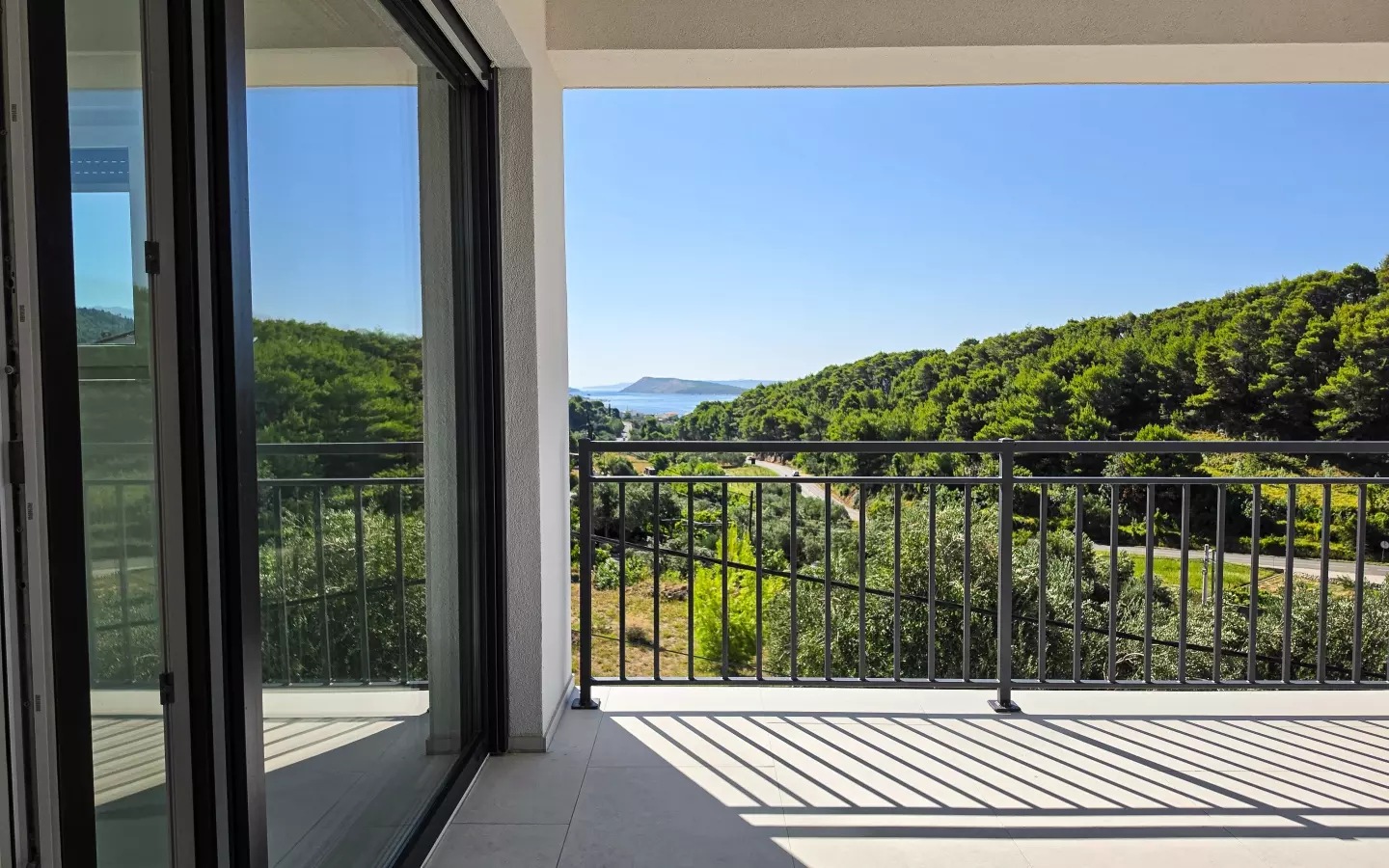 3-bedroom Apartment In Banjol, Croatia (123 M²)