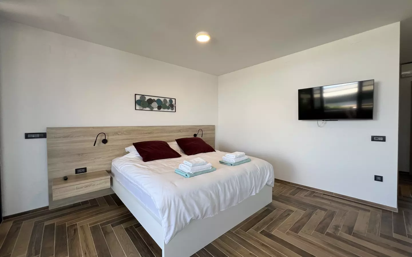 5-bedroom Villa In Linardići, Croatia (370 M²)