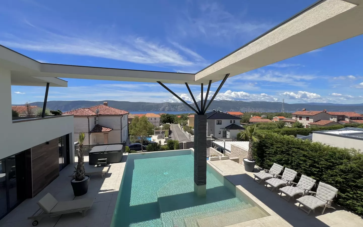 5-bedroom Villa In Linardići, Croatia (370 M²)