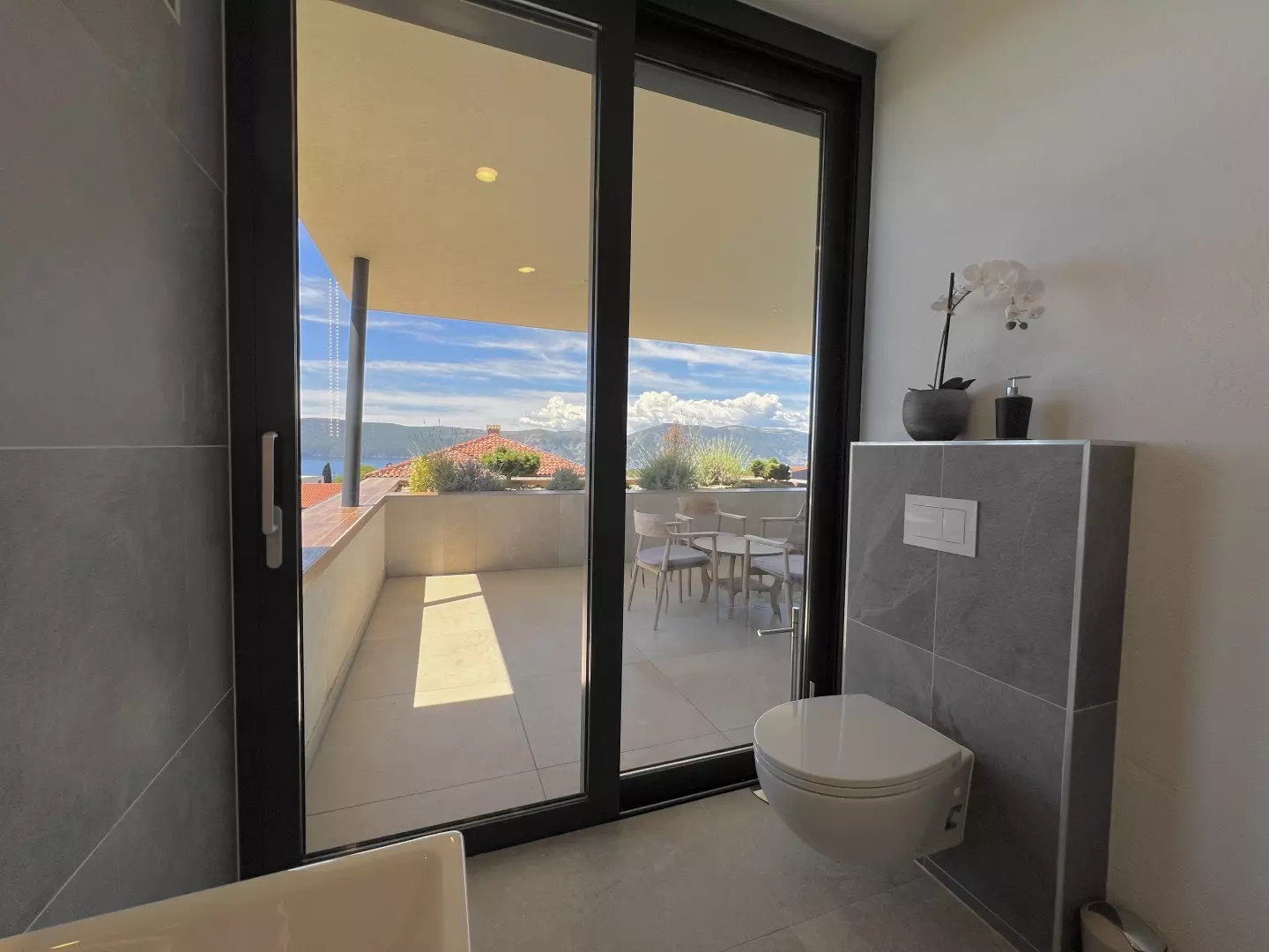 5-bedroom Villa In Linardići, Croatia (370 M²)