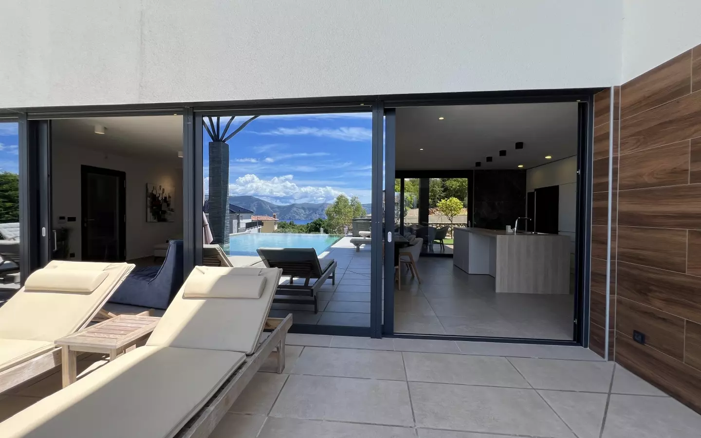 5-bedroom Villa In Linardići, Croatia (370 M²)