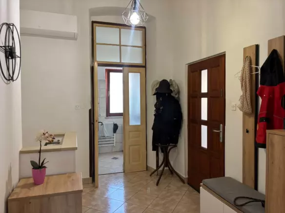 3-bedroom Apartment In Kaštanjer, Croatia (714 M²)