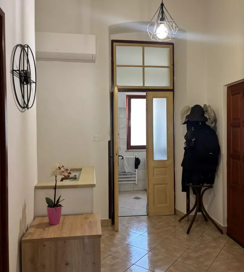 3-bedroom Apartment In Kaštanjer, Croatia (714 M²)
