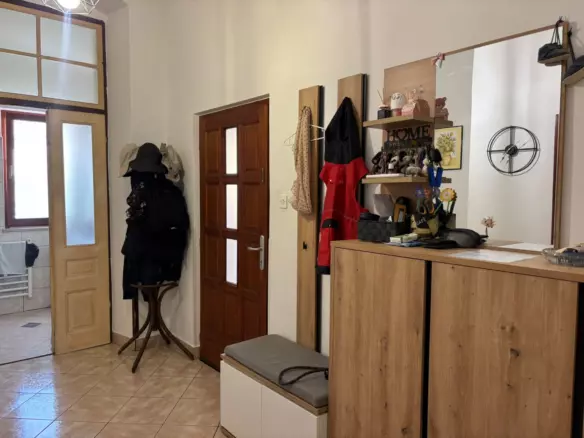 3-bedroom Apartment In Kaštanjer, Croatia (714 M²)