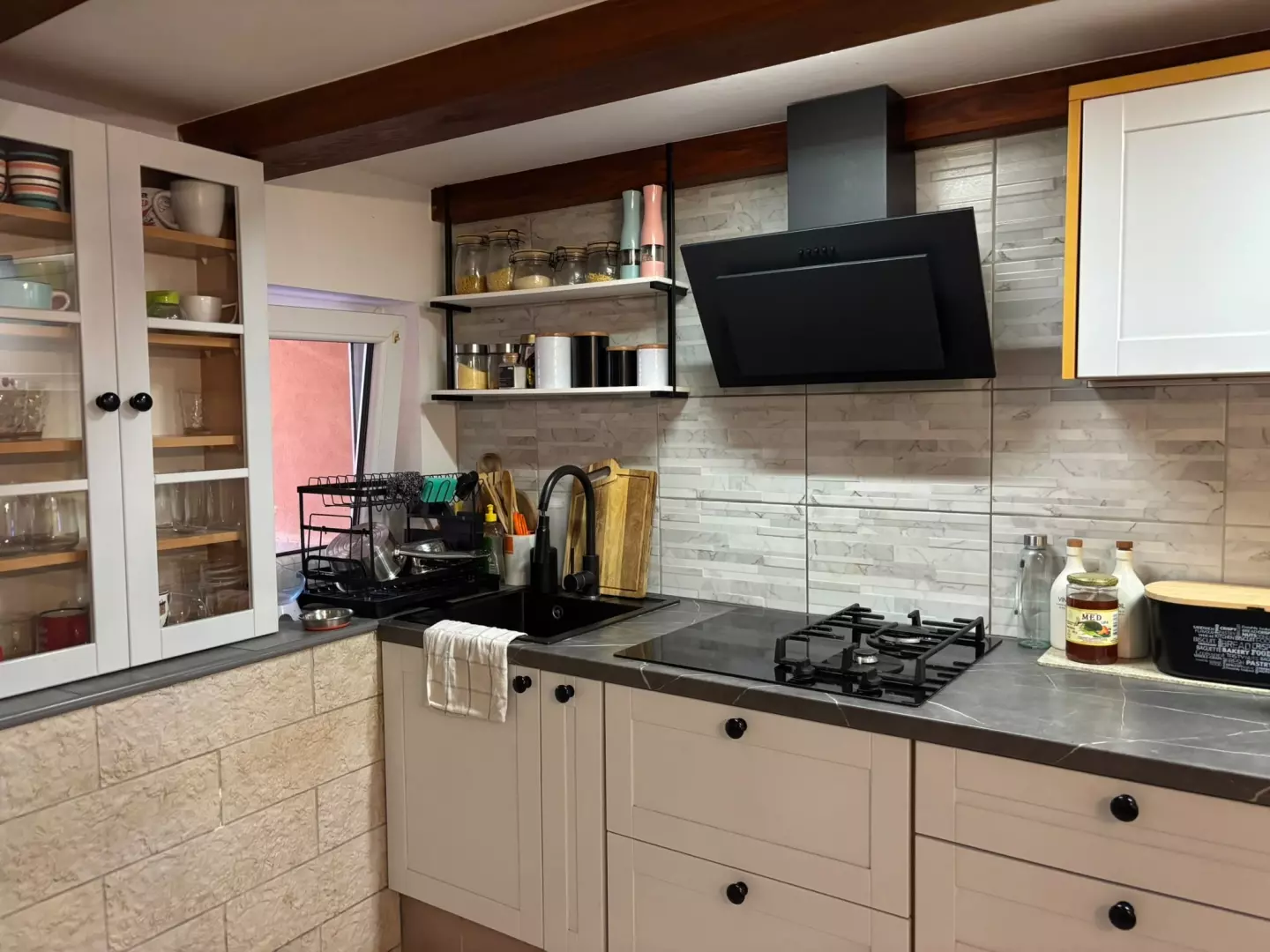3-bedroom Apartment In Kaštanjer, Croatia (714 M²)
