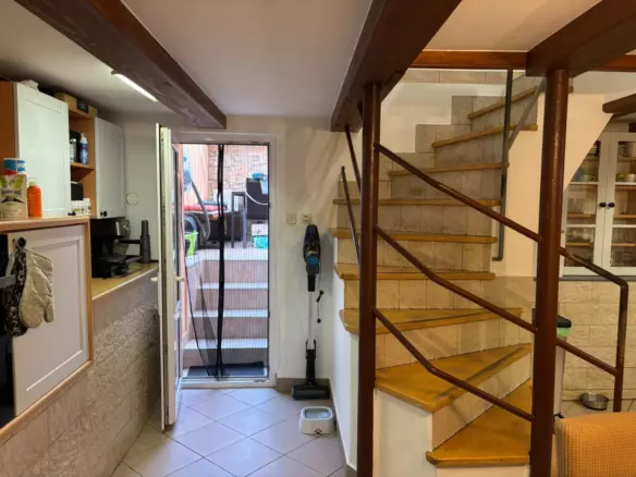 3-bedroom Apartment In Kaštanjer, Croatia (714 M²)